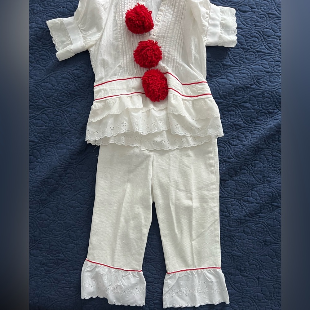 Size 4-6 homemade Raggedy Ann Costume. Wig and bonnet. Medium top.